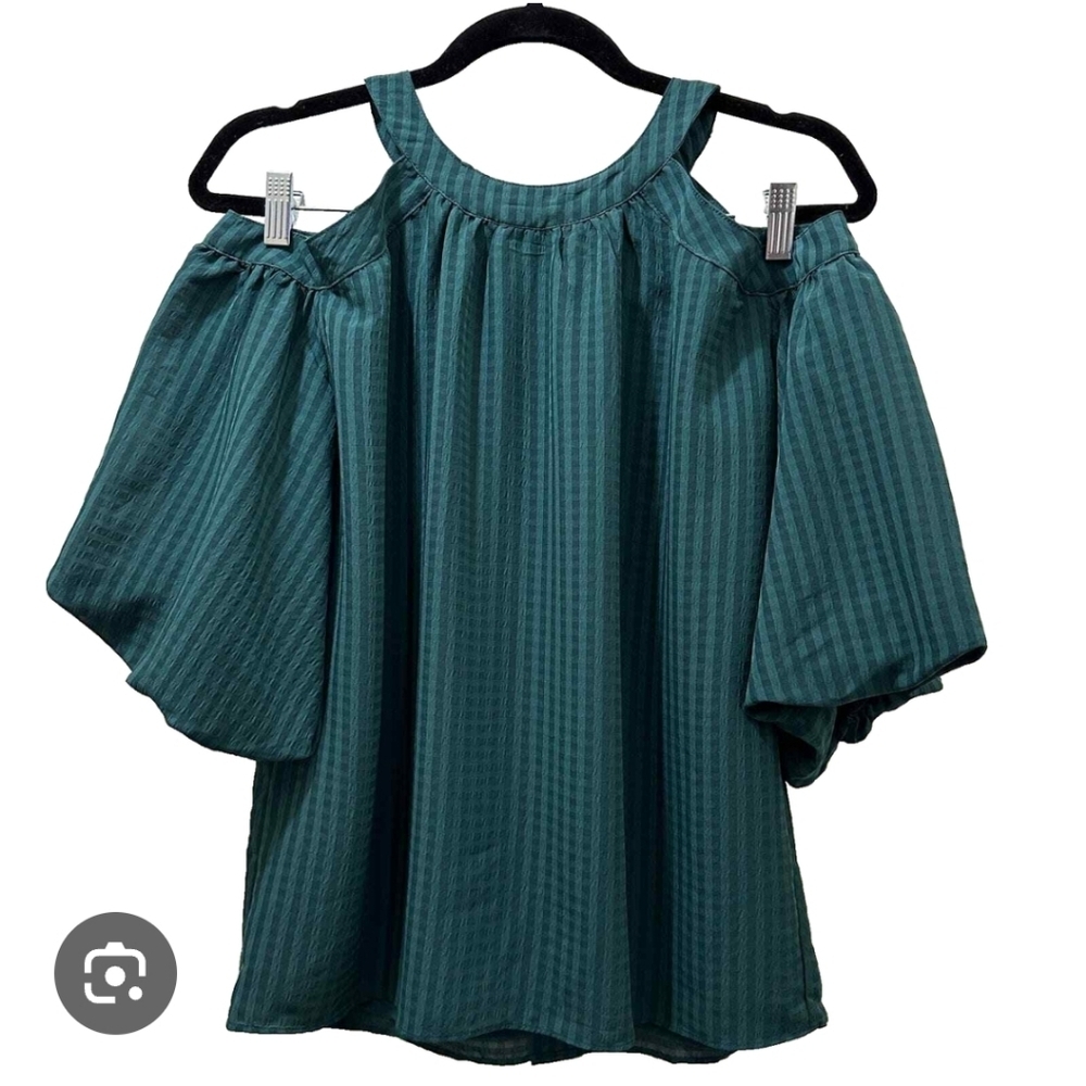Ann Taylor Green Top Cold Shoulders. EUC Whimsical‎ Fairy Girly
